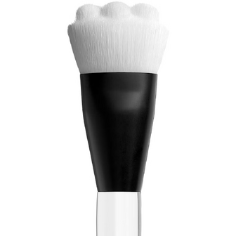 NYX Professional Makeup - High Glass Face Brush