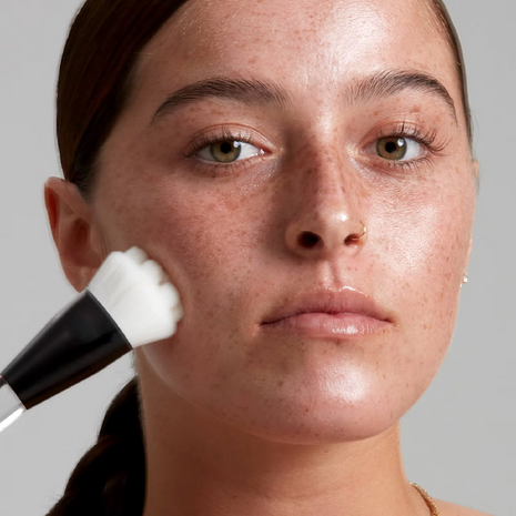 NYX Professional Makeup - High Glass Face Brush